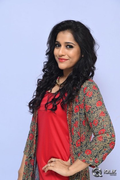 Rashmi-Gautam-At-Thanu-Vachenanta-Movie